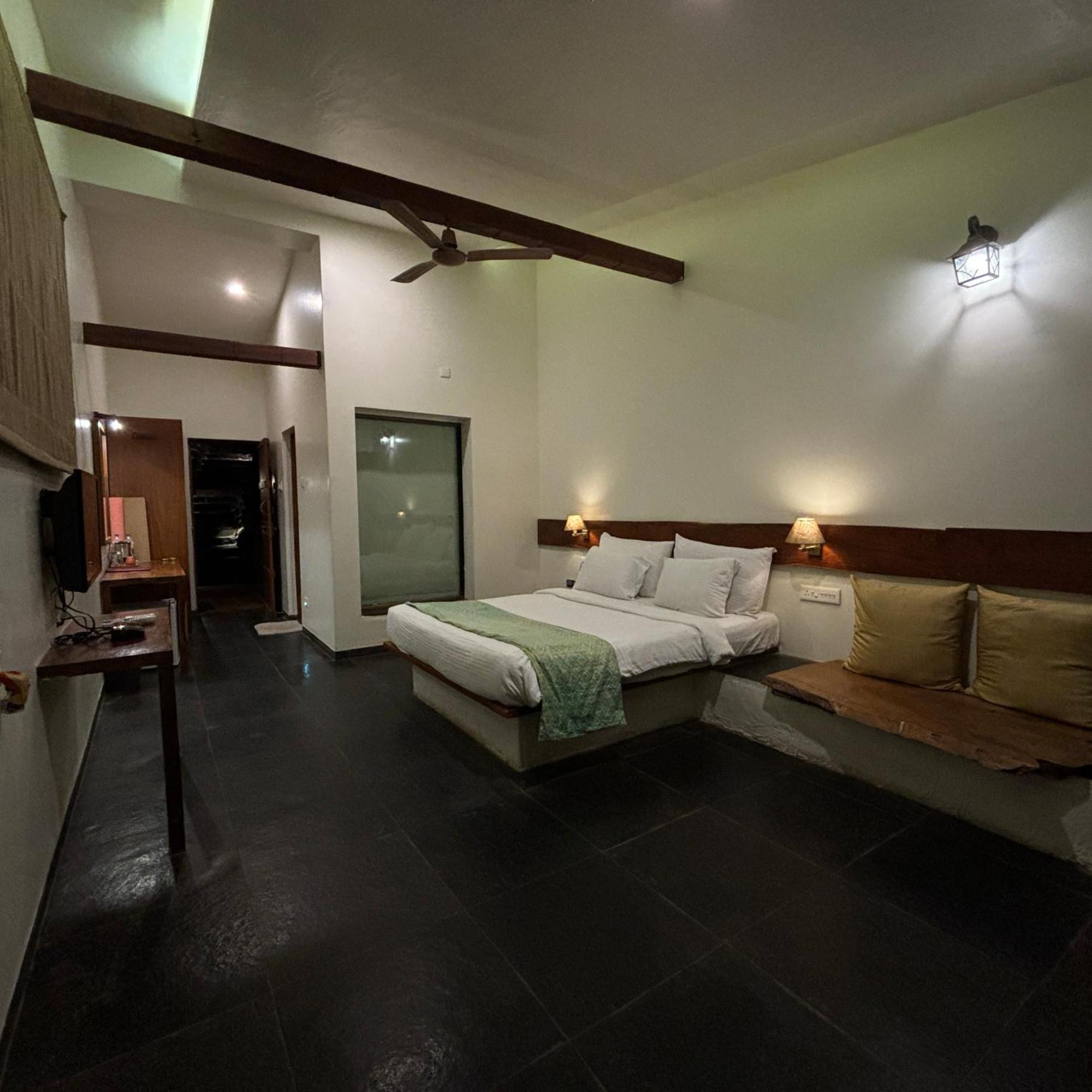 Nisarg Resort Kolhapur Exterior photo