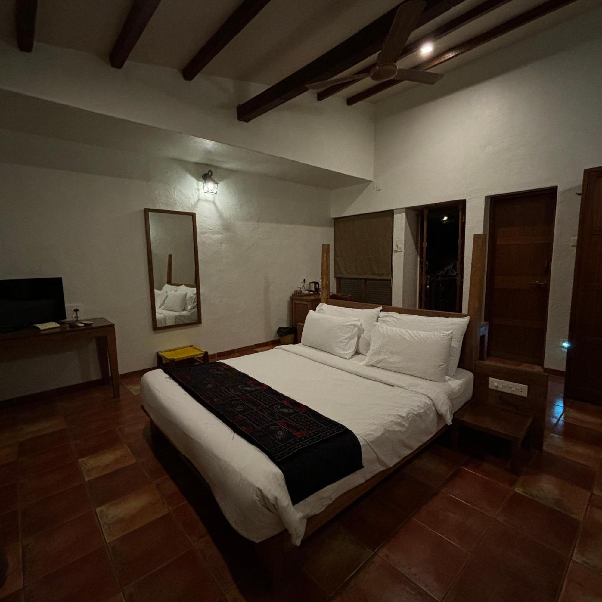 Nisarg Resort Kolhapur Exterior photo